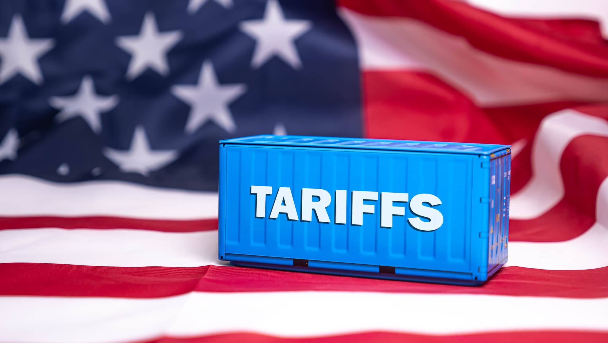 The US "Tariff Shock" Strategy: How to Shield Your Tech Portfolio from the 2026 Trade War 2.0
