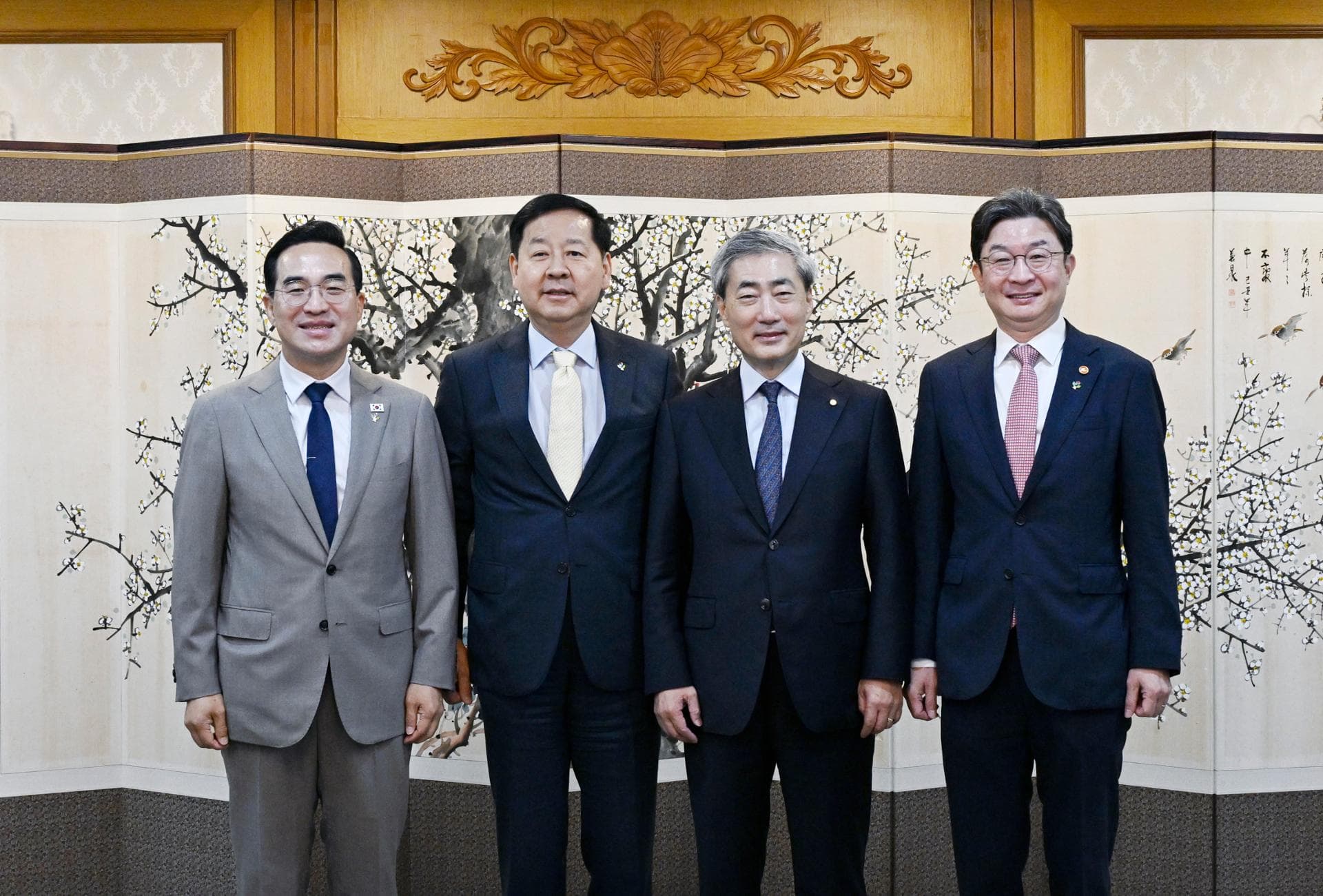 Financial authorities stress future-oriented investment on strong tax gains
